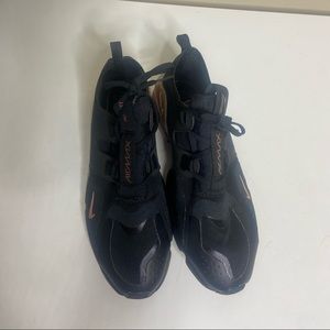 Nike air max infinity women’s shoe size 9